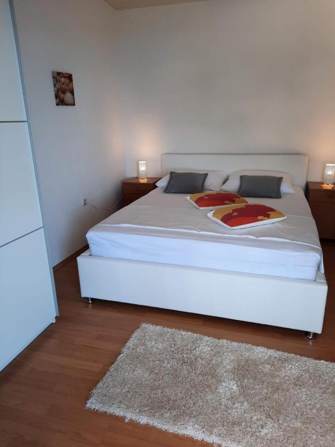Apartments Marijana Zavalatica Extérieur photo